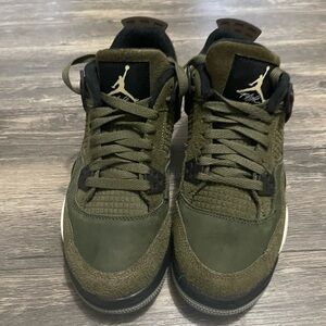 Jordan 4 Olives size 6.5 Y 8W